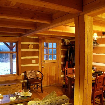Nipika Mountain Resort Radium Hot Springs Exterior foto
