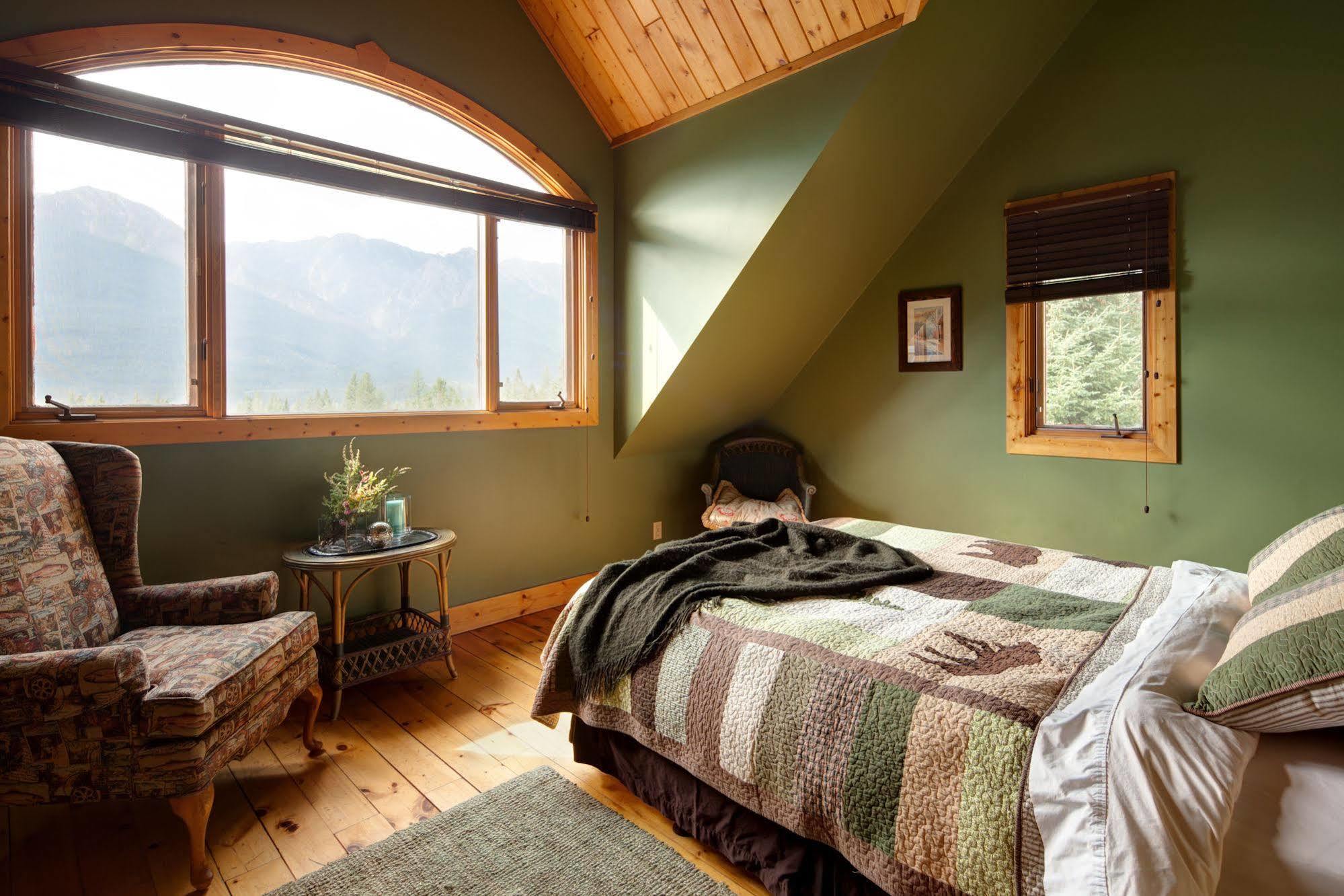 Nipika Mountain Resort Radium Hot Springs Exterior foto