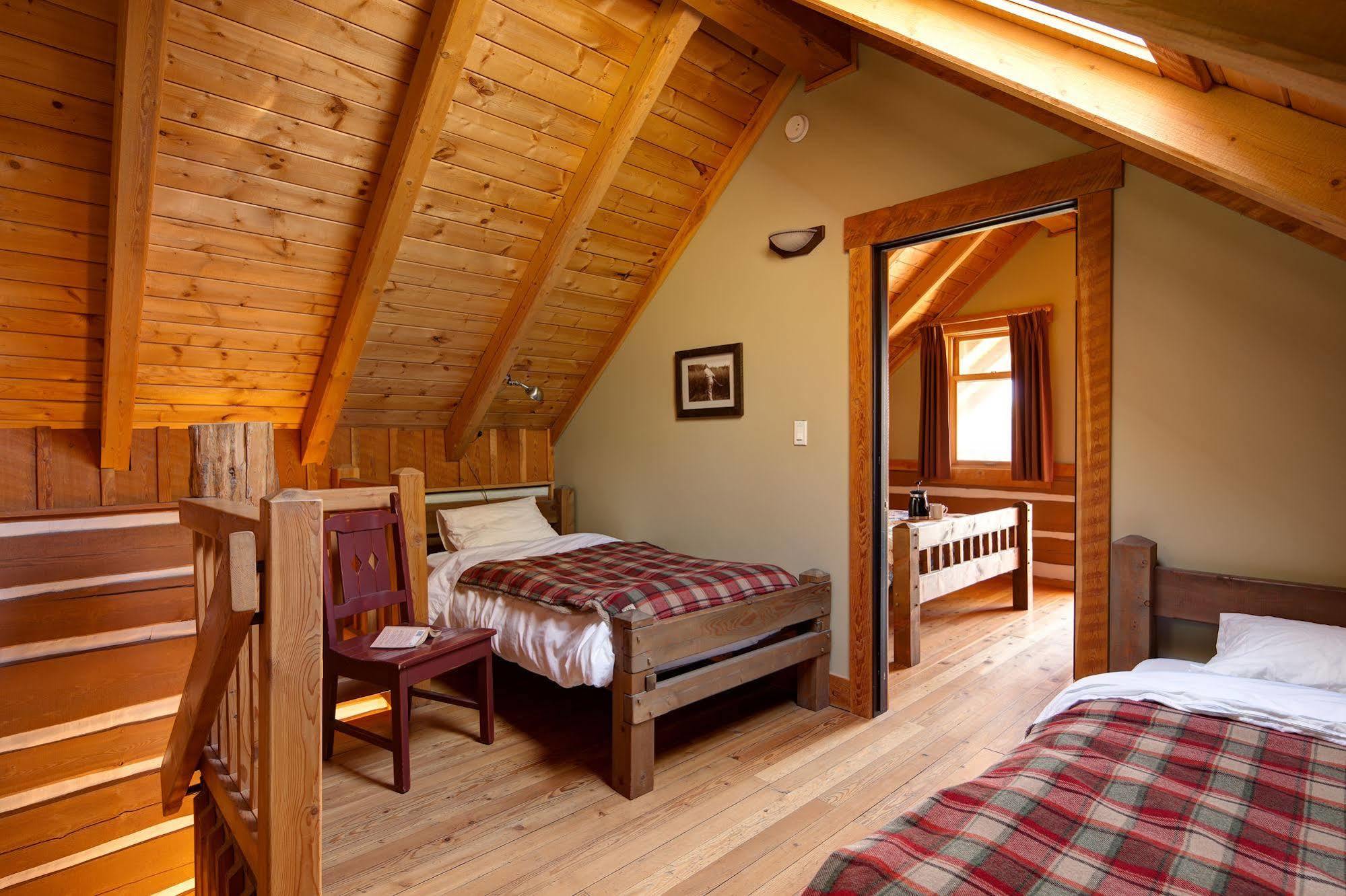 Nipika Mountain Resort Radium Hot Springs Exterior foto